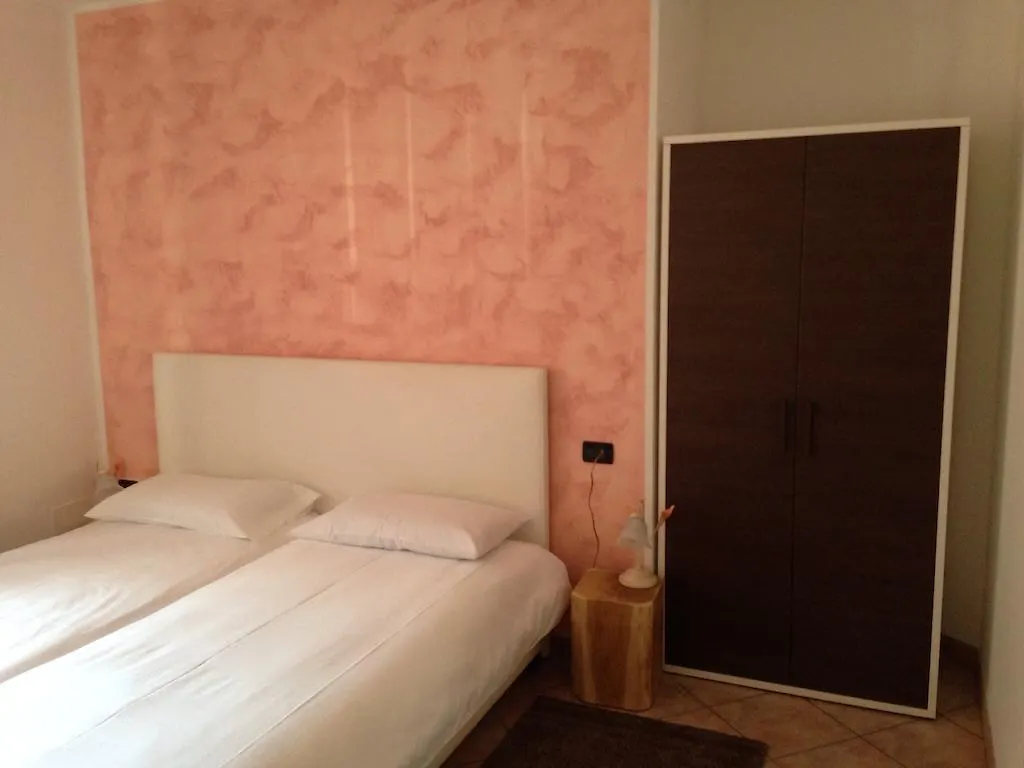 De La Tour Hotel Tirano Gasthuis