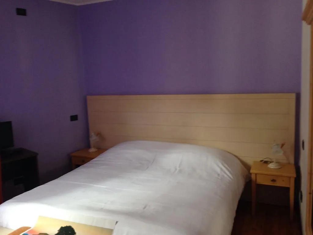 De La Tour Hotel Tirano 0*,