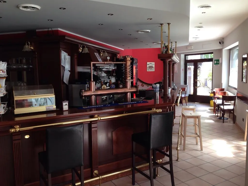 Gasthuis De La Tour Hotel Tirano