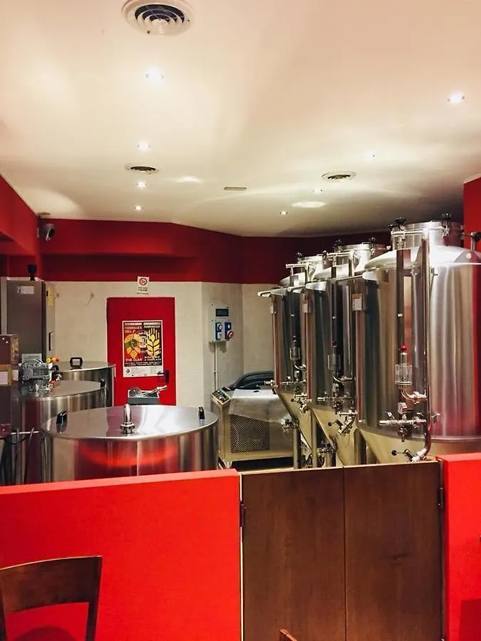 德拉图尔酒店 蒂拉诺